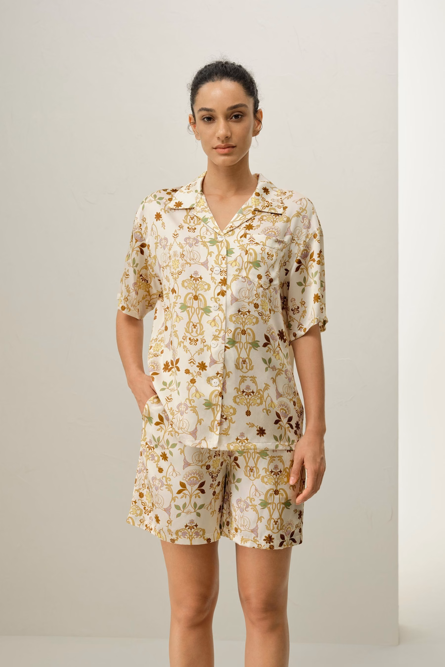Conjunto de pijama corto de seda del signo Capri
