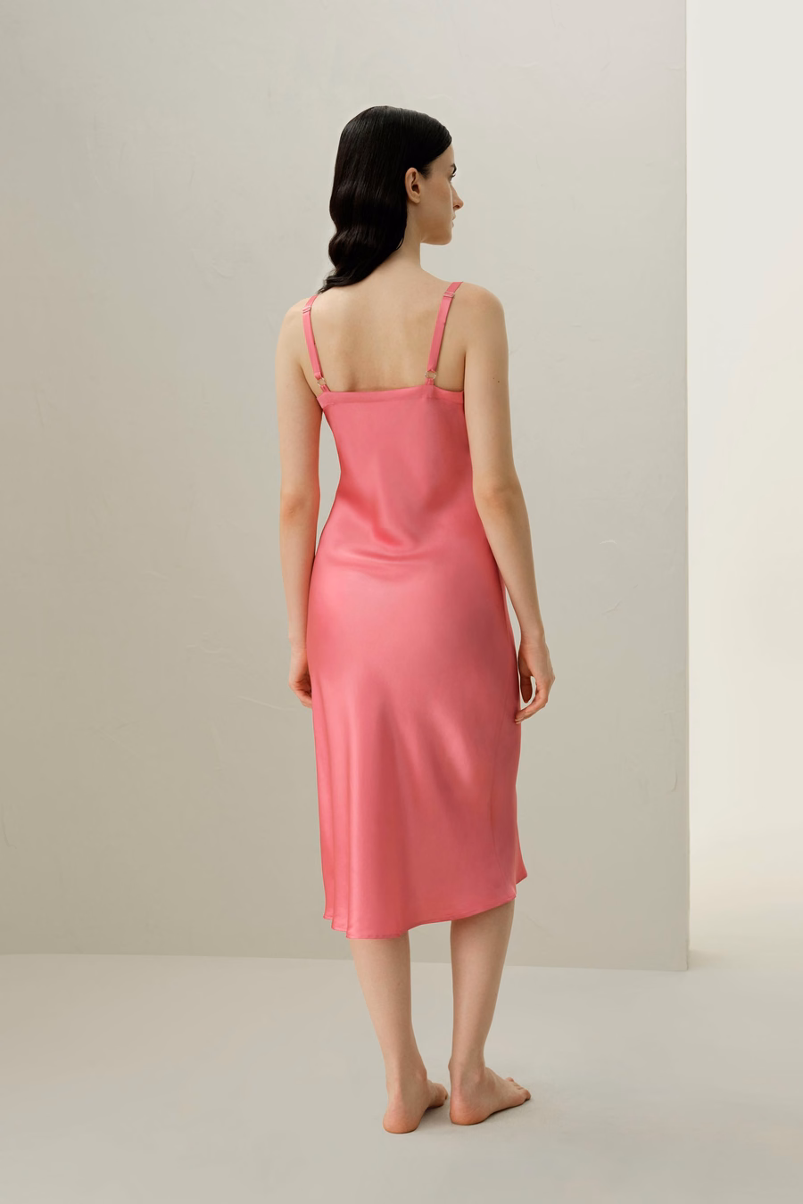 El camisón de seda hecho a medida de Hope