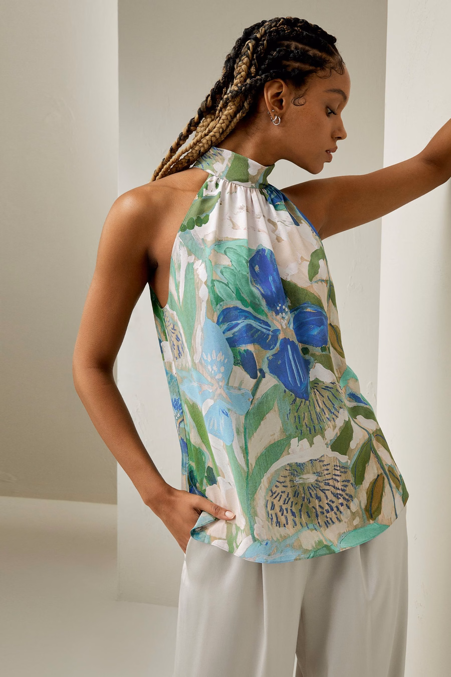Top de seda Praslin con cuello alto