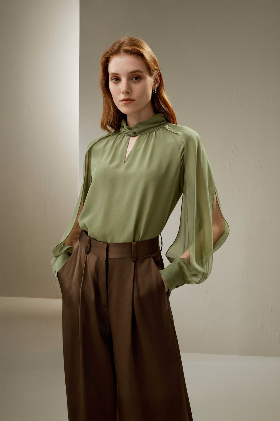Blusa con Mangas de Linterna y Abertura Lateral