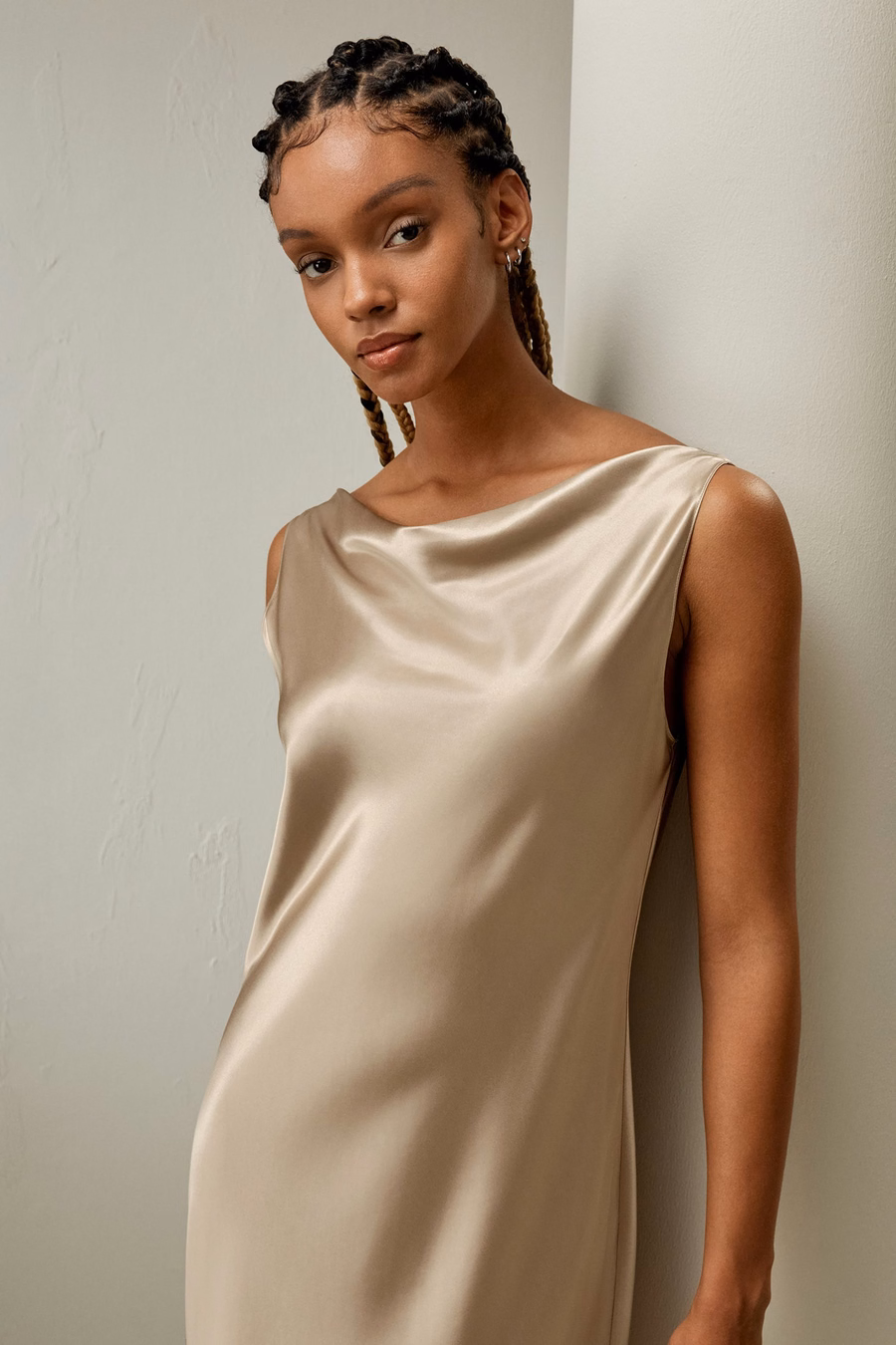 Vestido Midi de Seda Watershine con Cuello Tirao