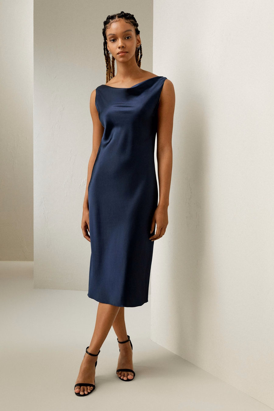 Vestido Midi de Seda con Cuello Halter