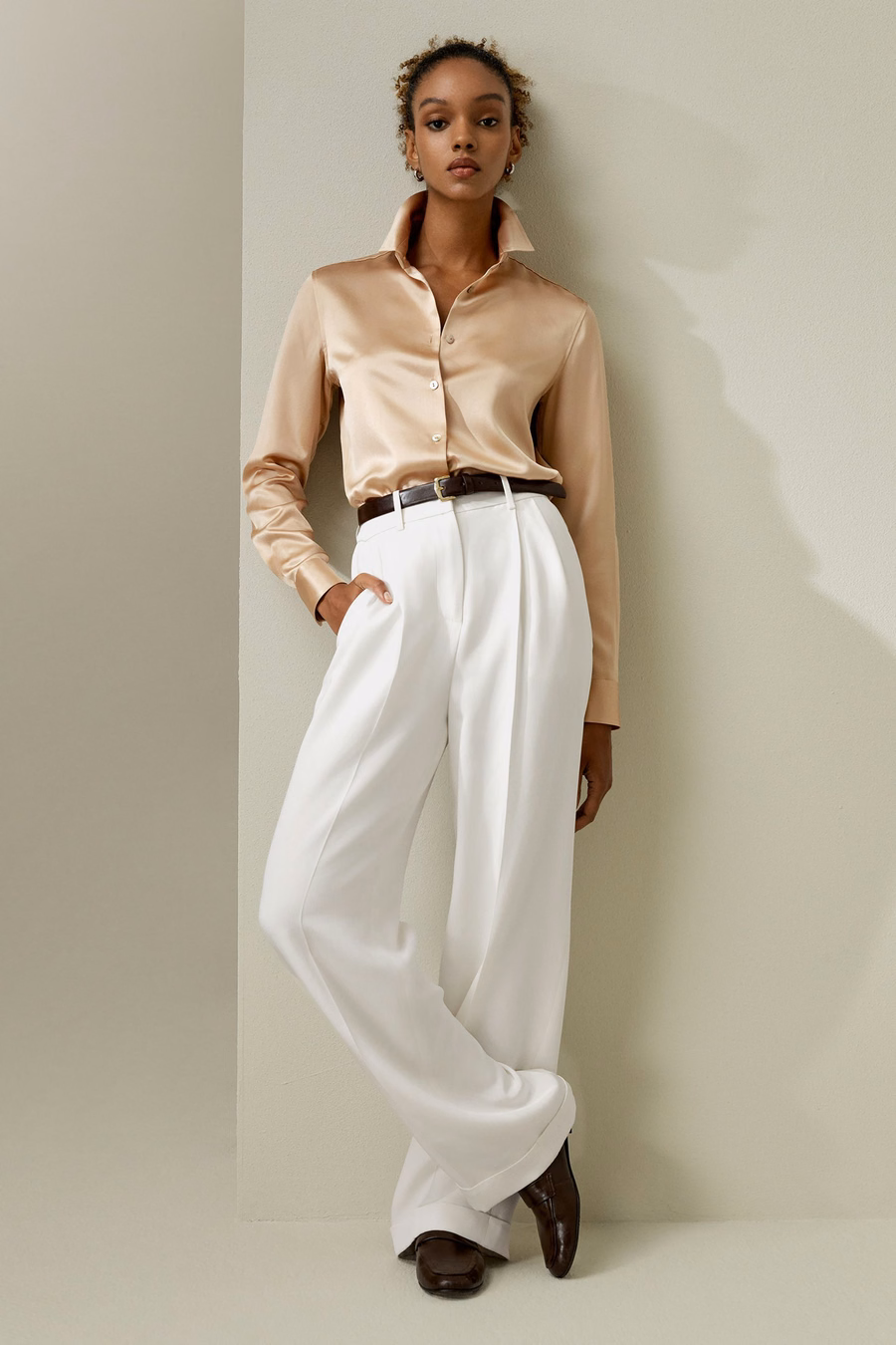 Camisa de Seda con Cuello Abierto