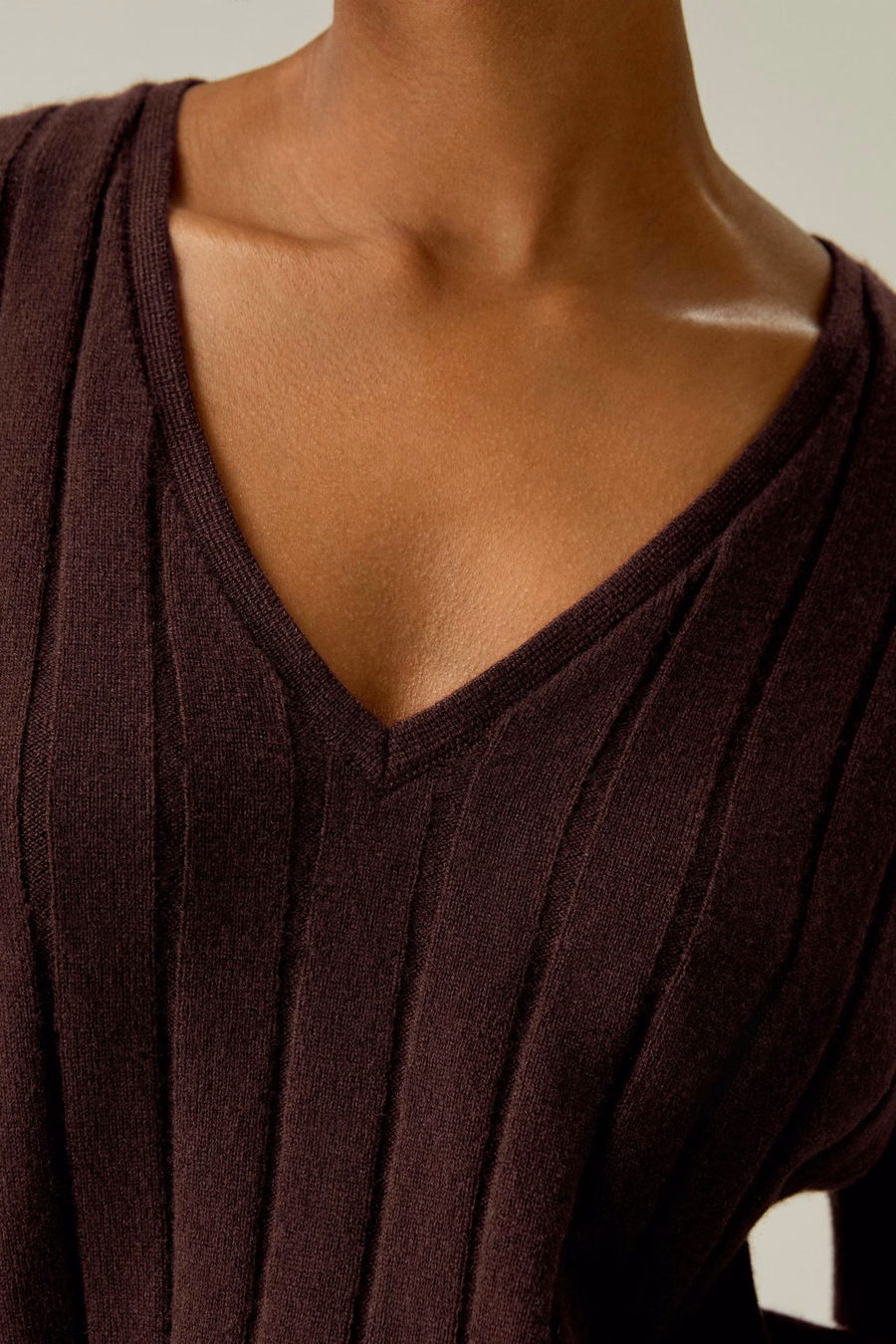 Camisa de Cachemira con Cuello en V