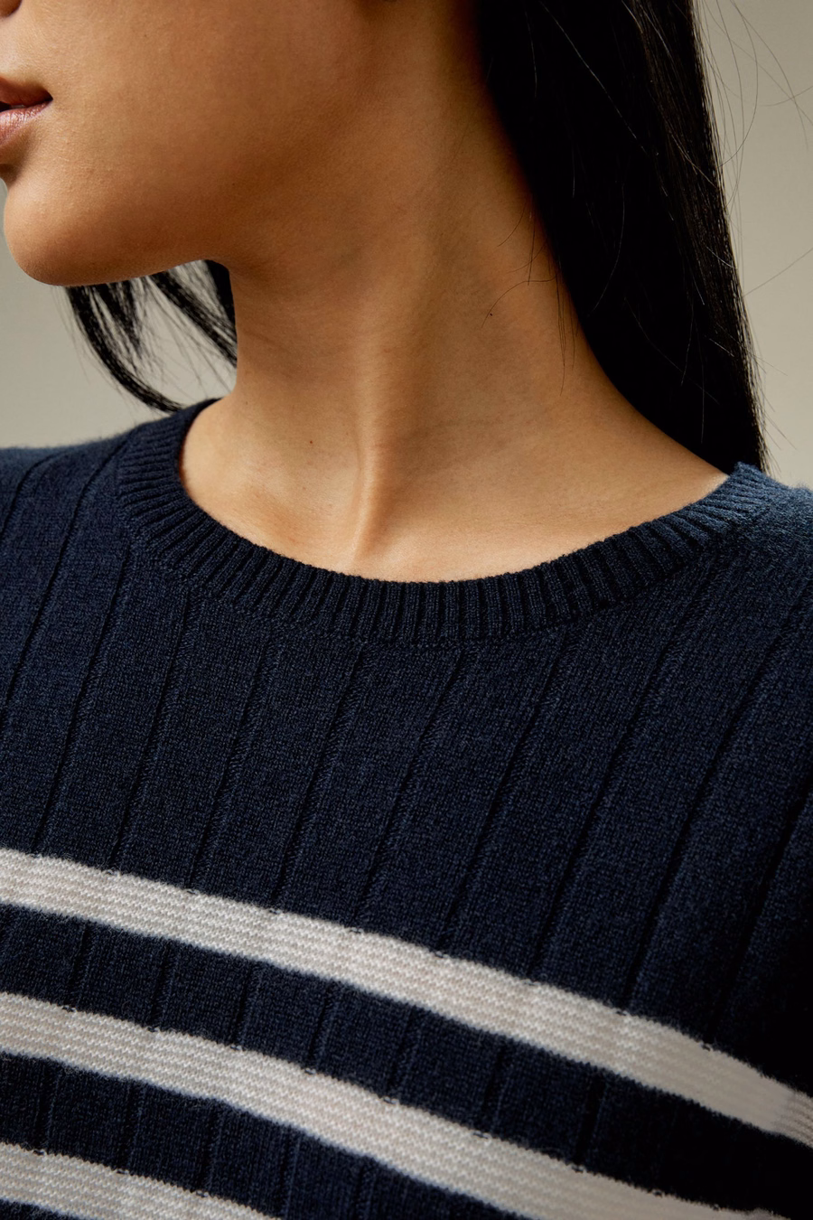 Suéter de Cashmere de Rayas con Hombros Caídos