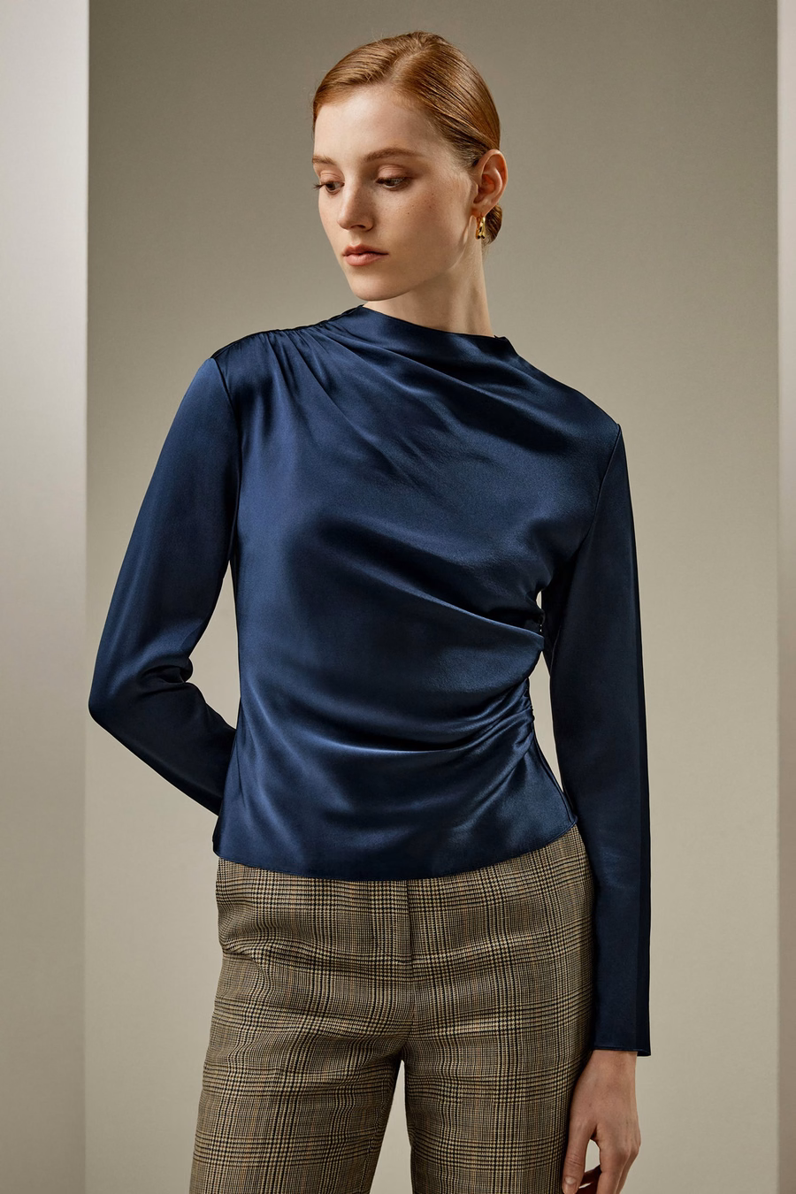 Blusa de seda con onda oblicua