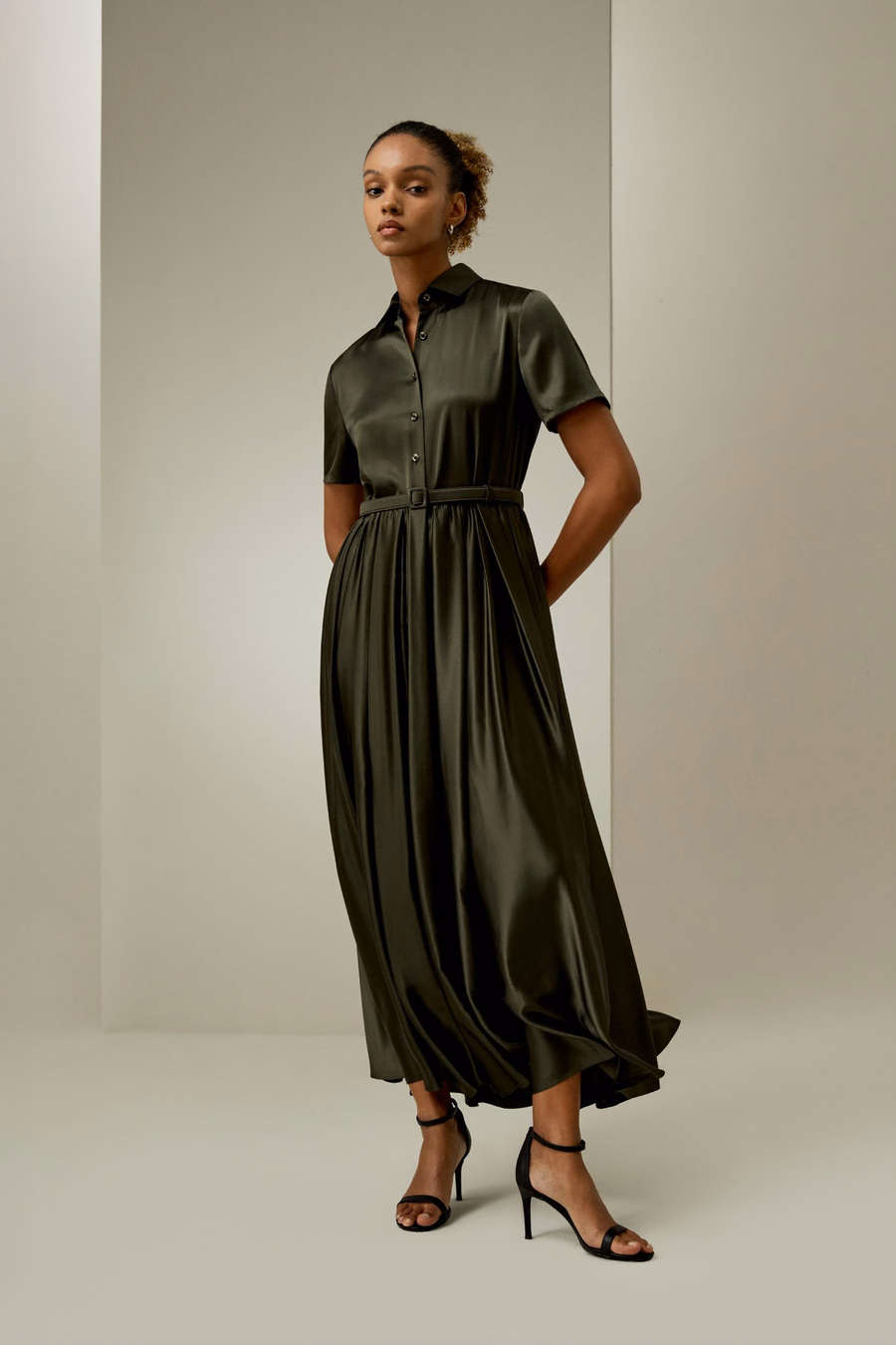 VESTIDO MOIRA LILYSILK X LYDIA MILLEN