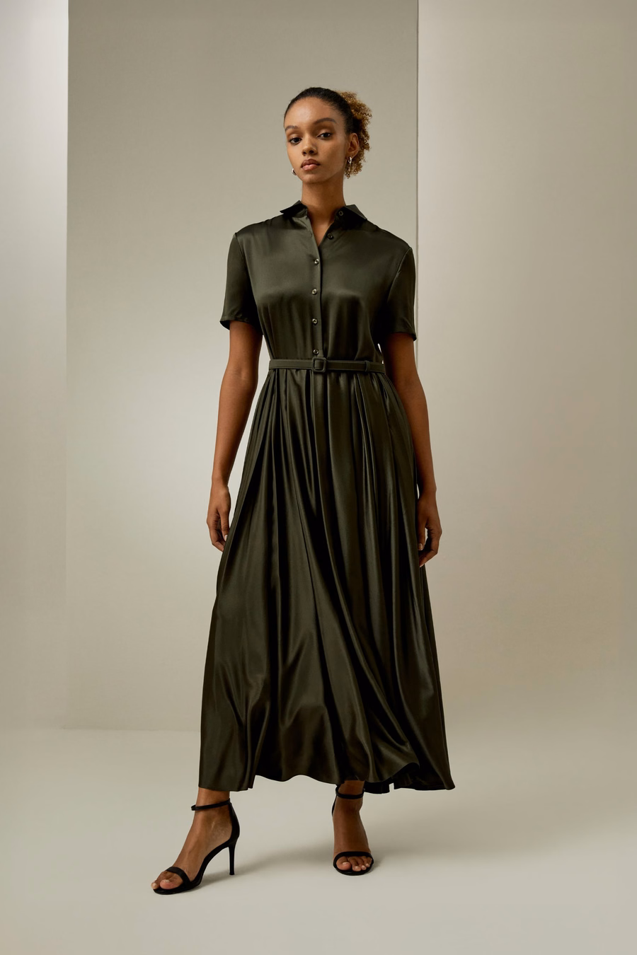 VESTIDO MOIRA LILYSILK X LYDIA MILLEN