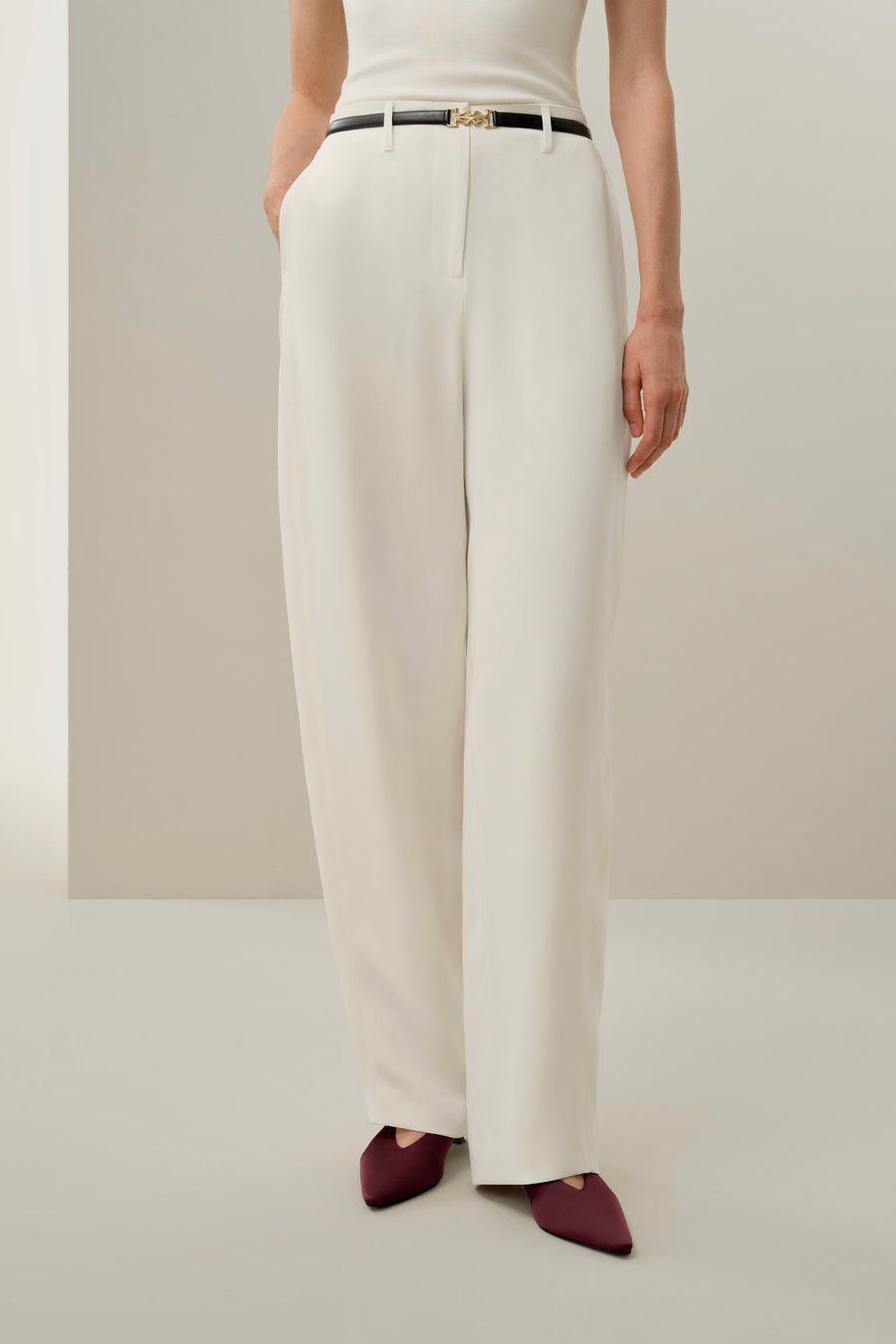 Pantalones de crepé de seda con costura curva