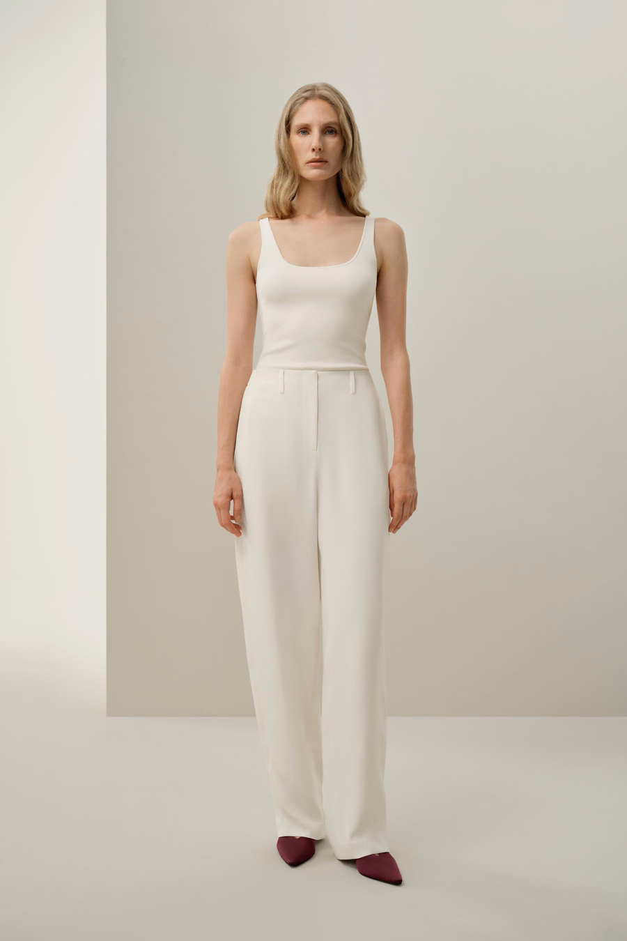 Pantalones de crepé de seda con costura curva