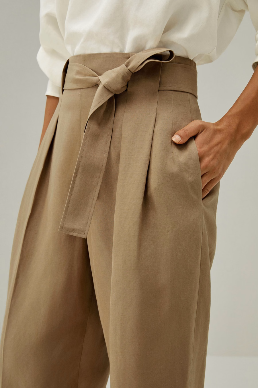 Pantalones tapered de mezcla de seda y lino transpirables