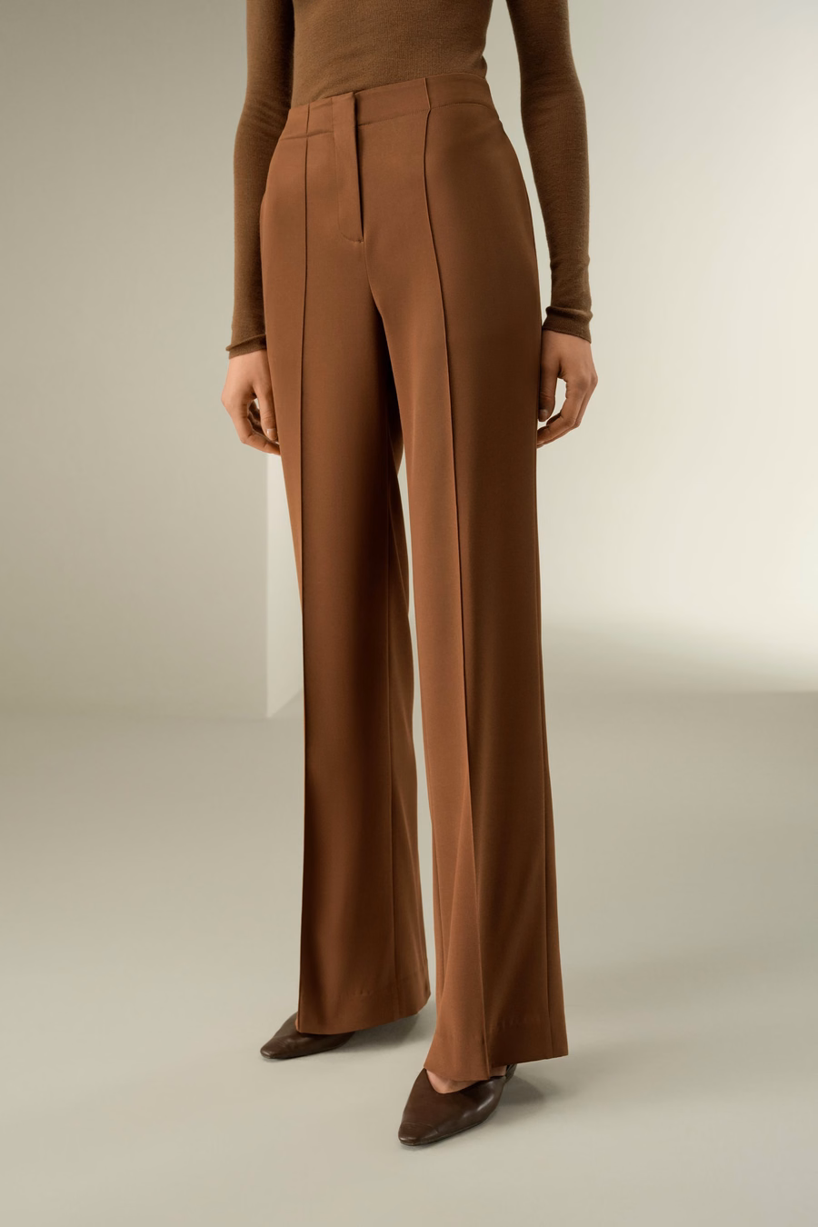 pantalón de seda crêpe minimalista