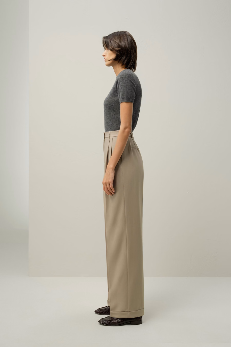 Pantalones Versatil de Pierna Recta en Seda y Lana