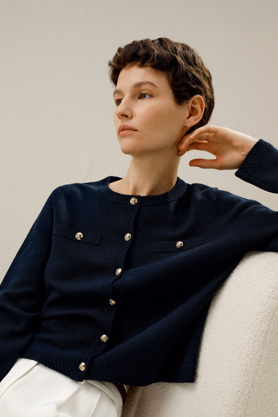 Cardigan de botones dorados de lana merina