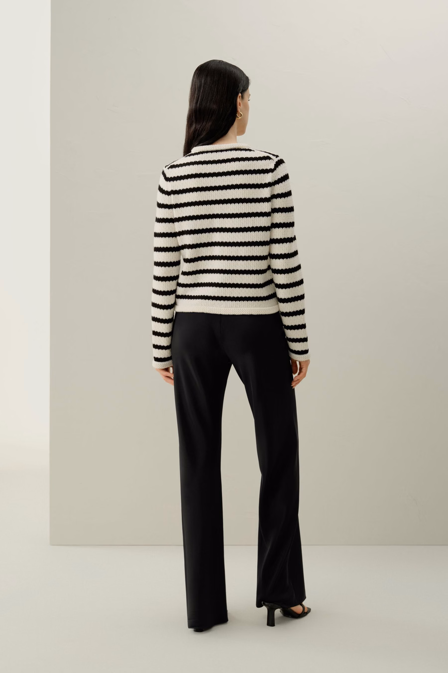 Cardigan de lana de ganchillo a rayas