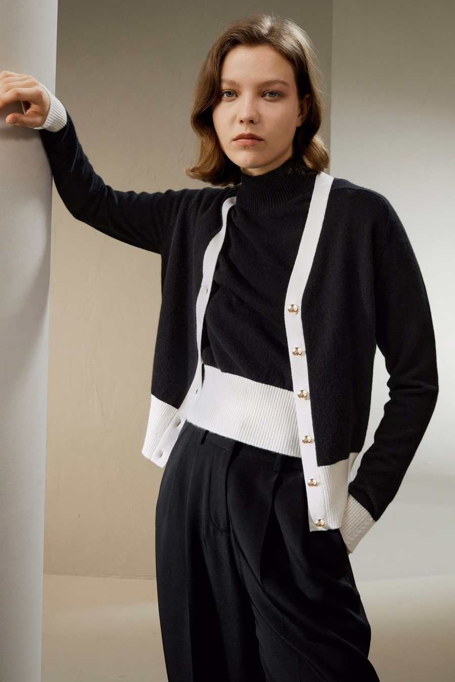 Cardigan de cachemira Gemini con dobladillo en contraste