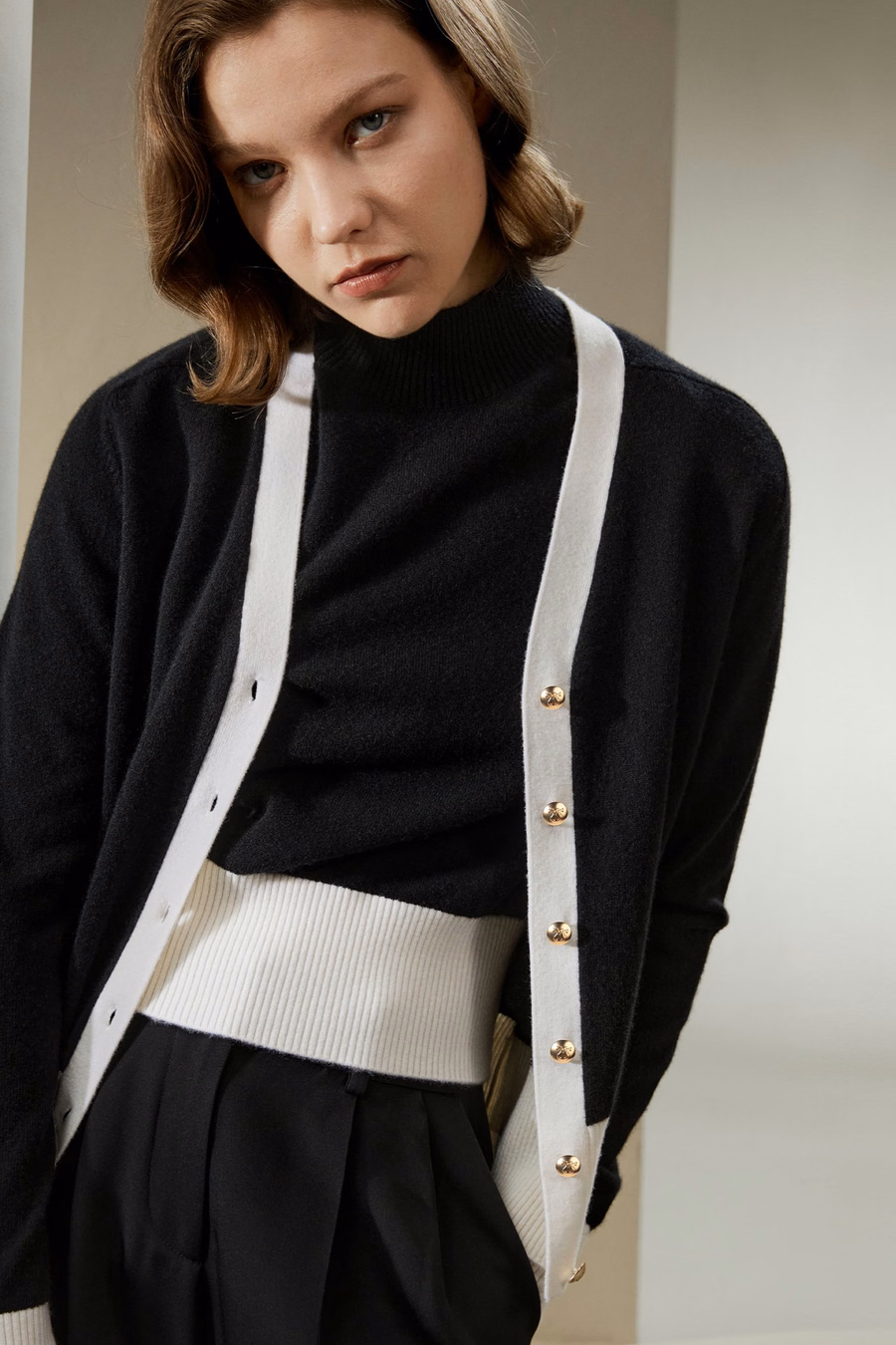 Cardigan de cachemira Gemini con dobladillo en contraste