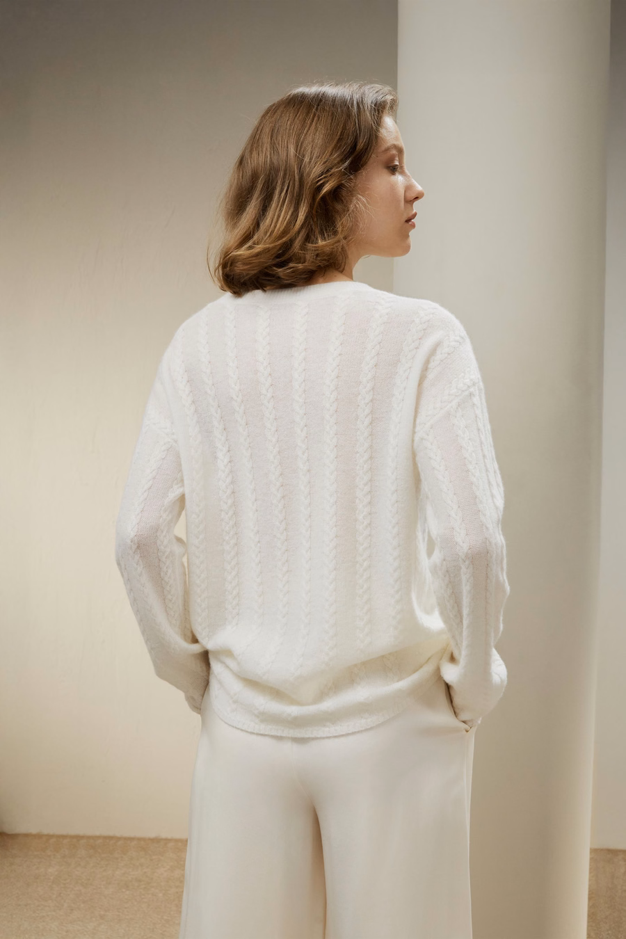 Sweater de cachemira de punto en cable semitranslúcido