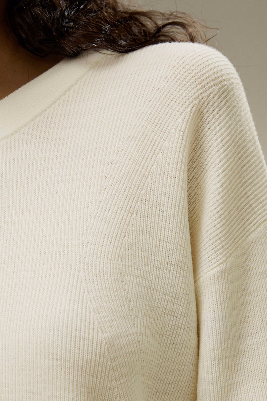 Suéter de cuello redondo de lana merino ultrafina