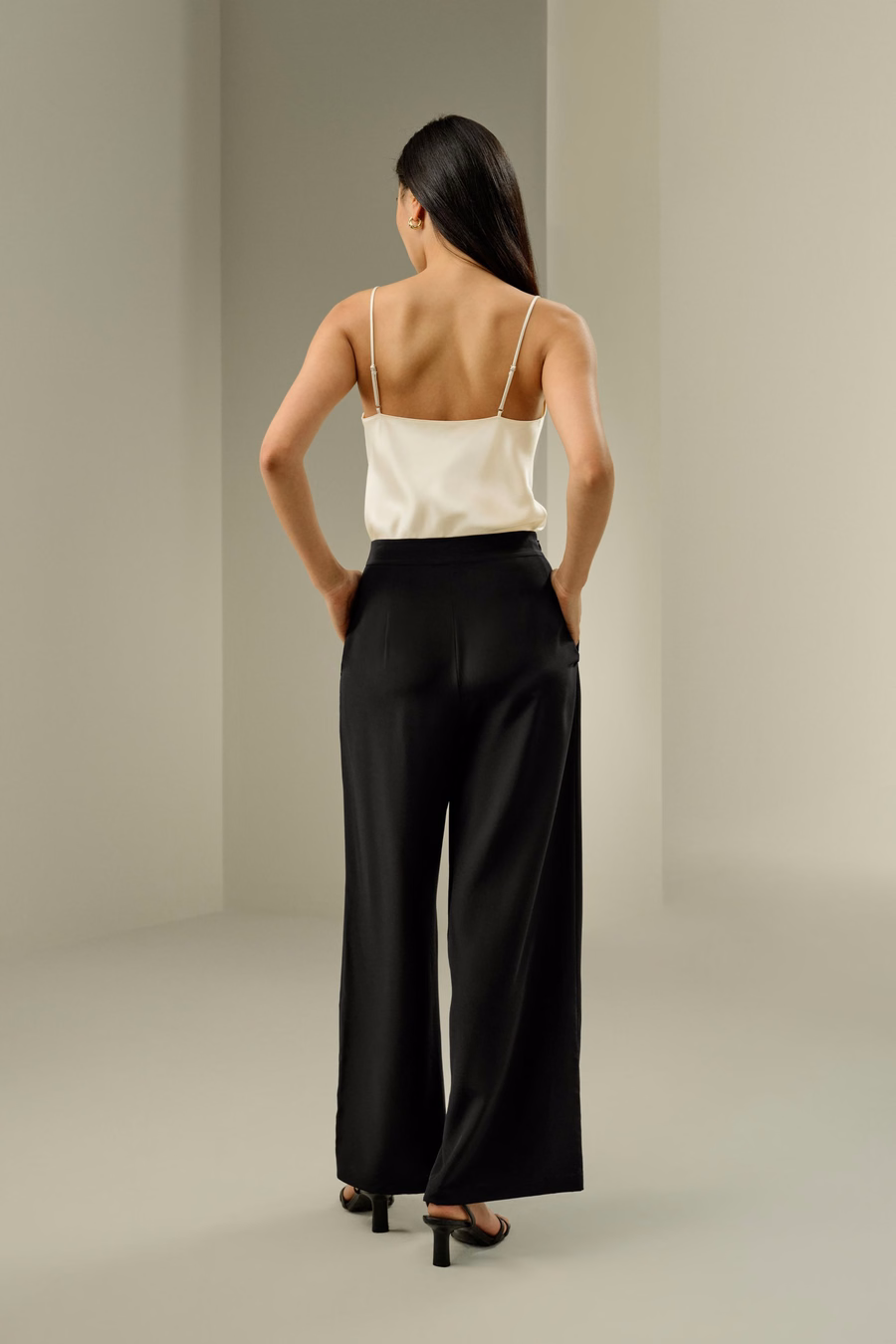 Pantalones Cortos de Pierna Ancha de Seda Lisa