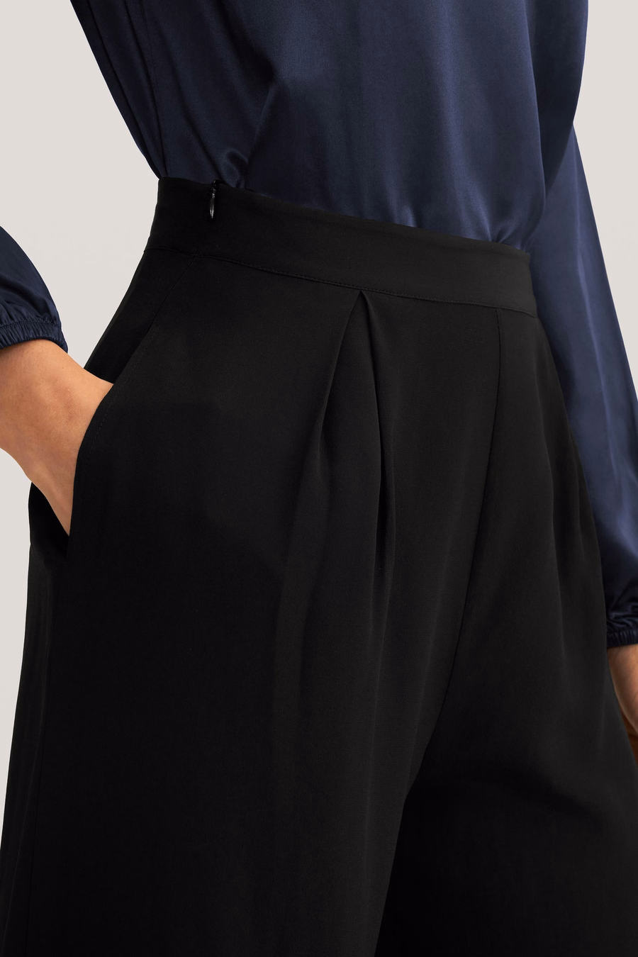 Pantalones Cortos de Pierna Ancha de Seda Lisa