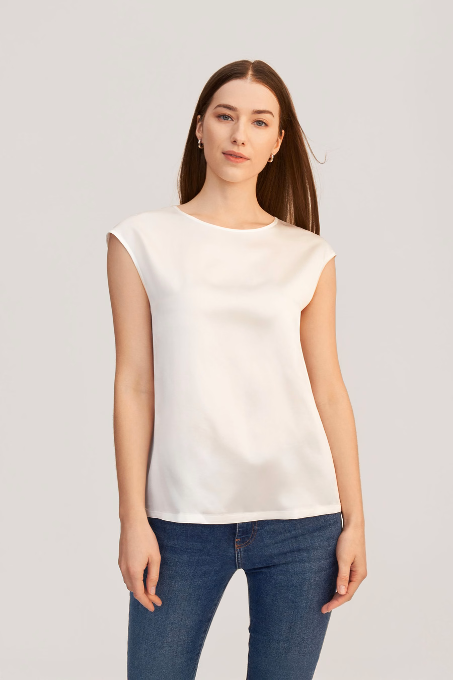 camiseta de seda con mangas básicas