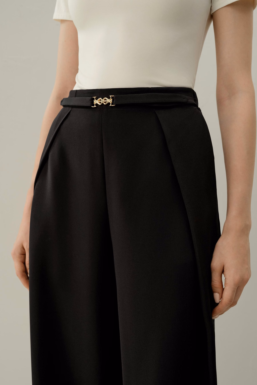Pantalón de pierna ancha de crepé pesado y elástico
