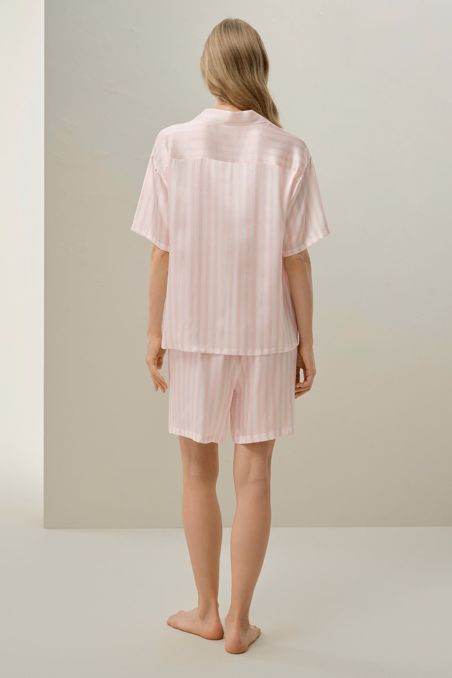 Conjunto de Pijama Corto de Charmeuse Rayado