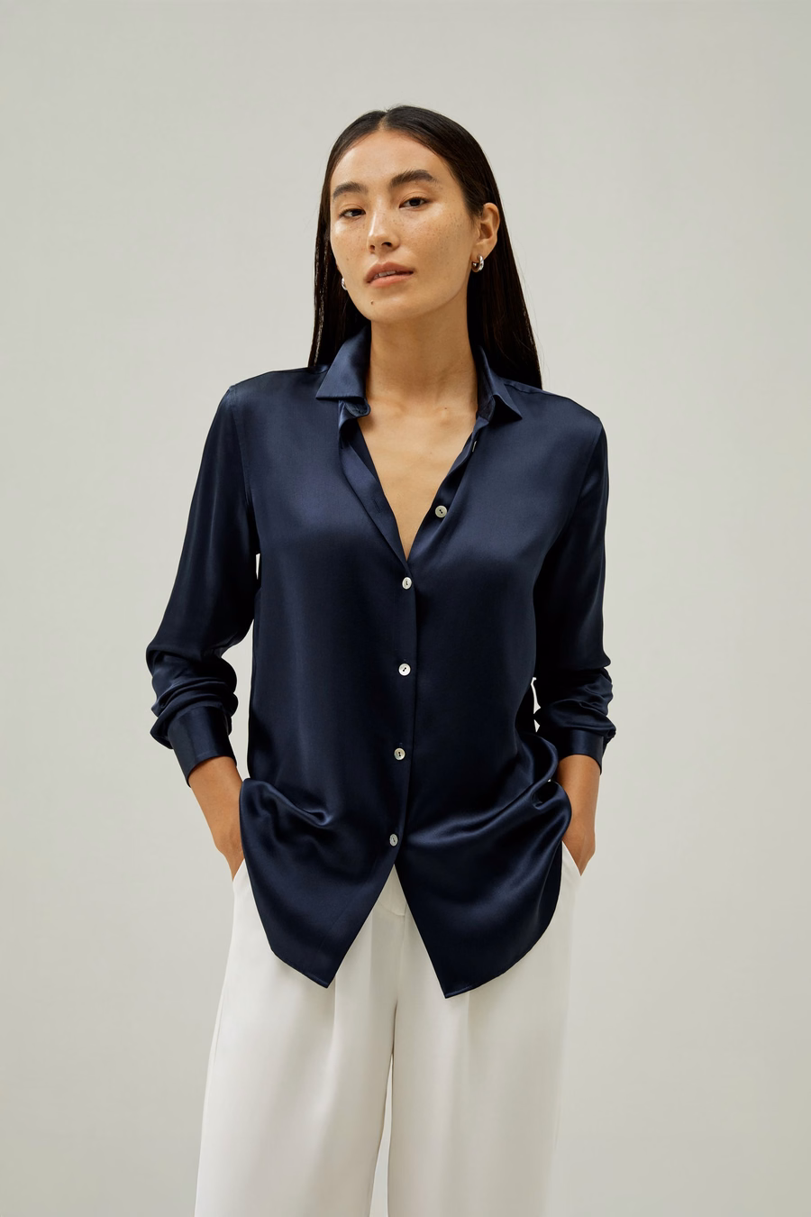 Camisa de Seda Elegante con Botones