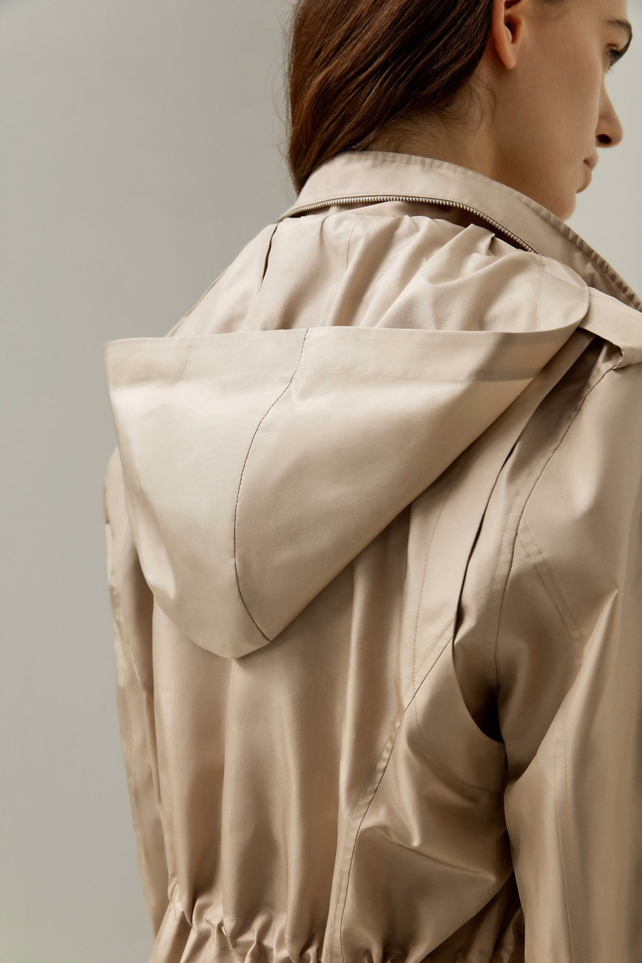 Chaqueta de utilidad moderna y resistente al agua