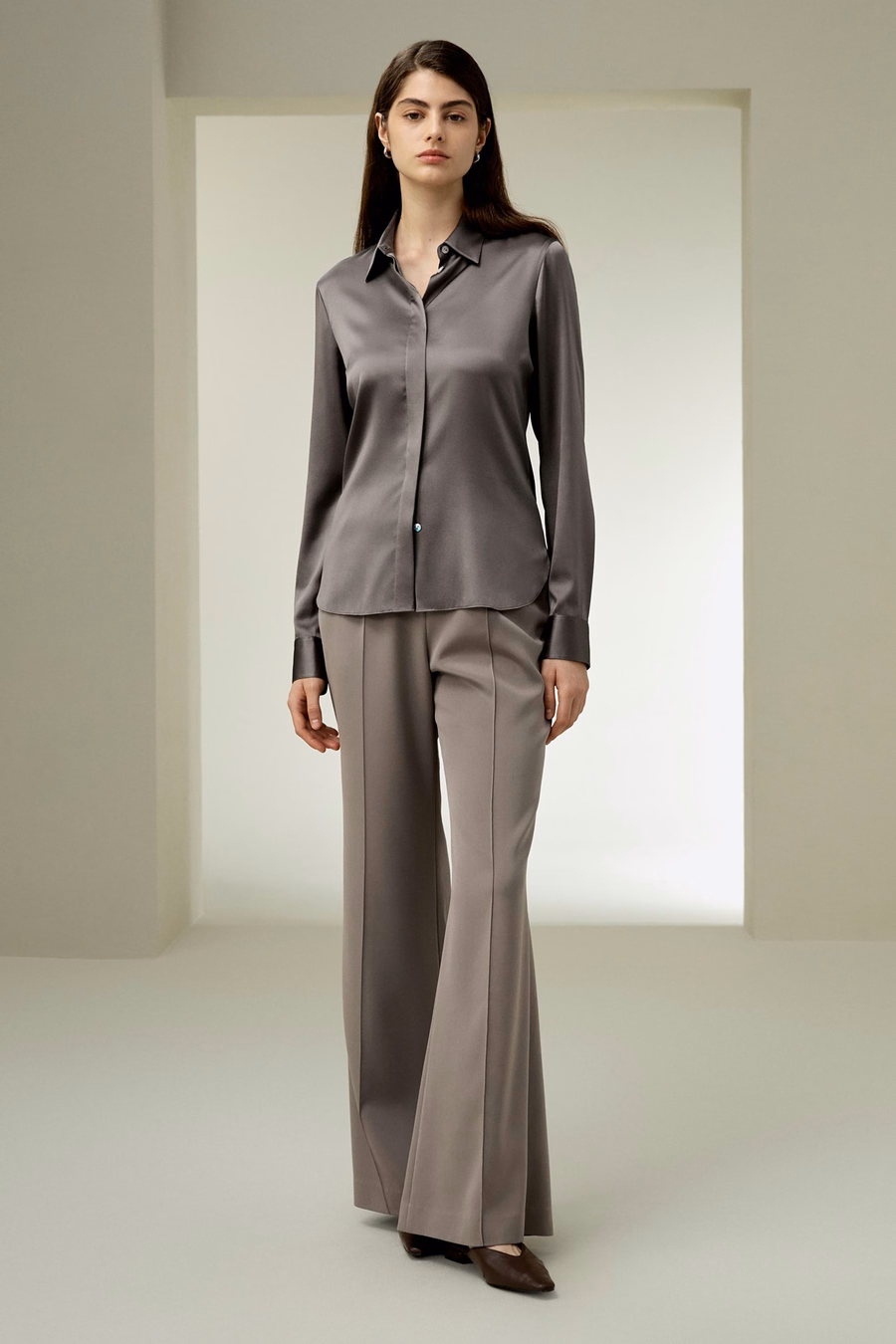 Camisa de seda con silueta elegante