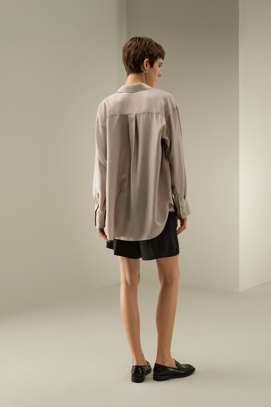 Camisa de seda oversized a rayas