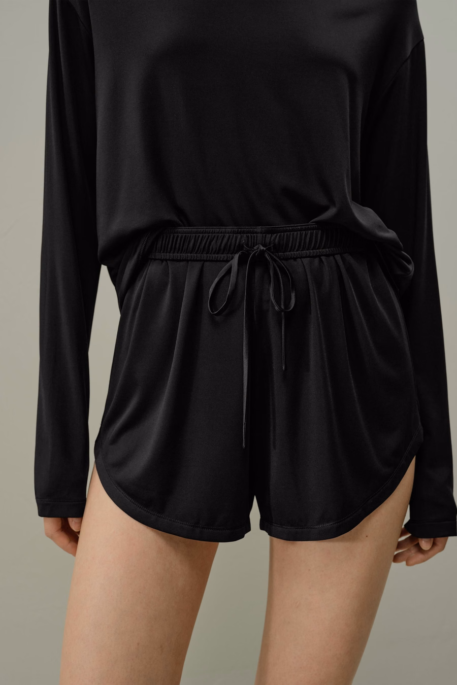 Shorts fluidos de comodidad de jersey de seda Breeze