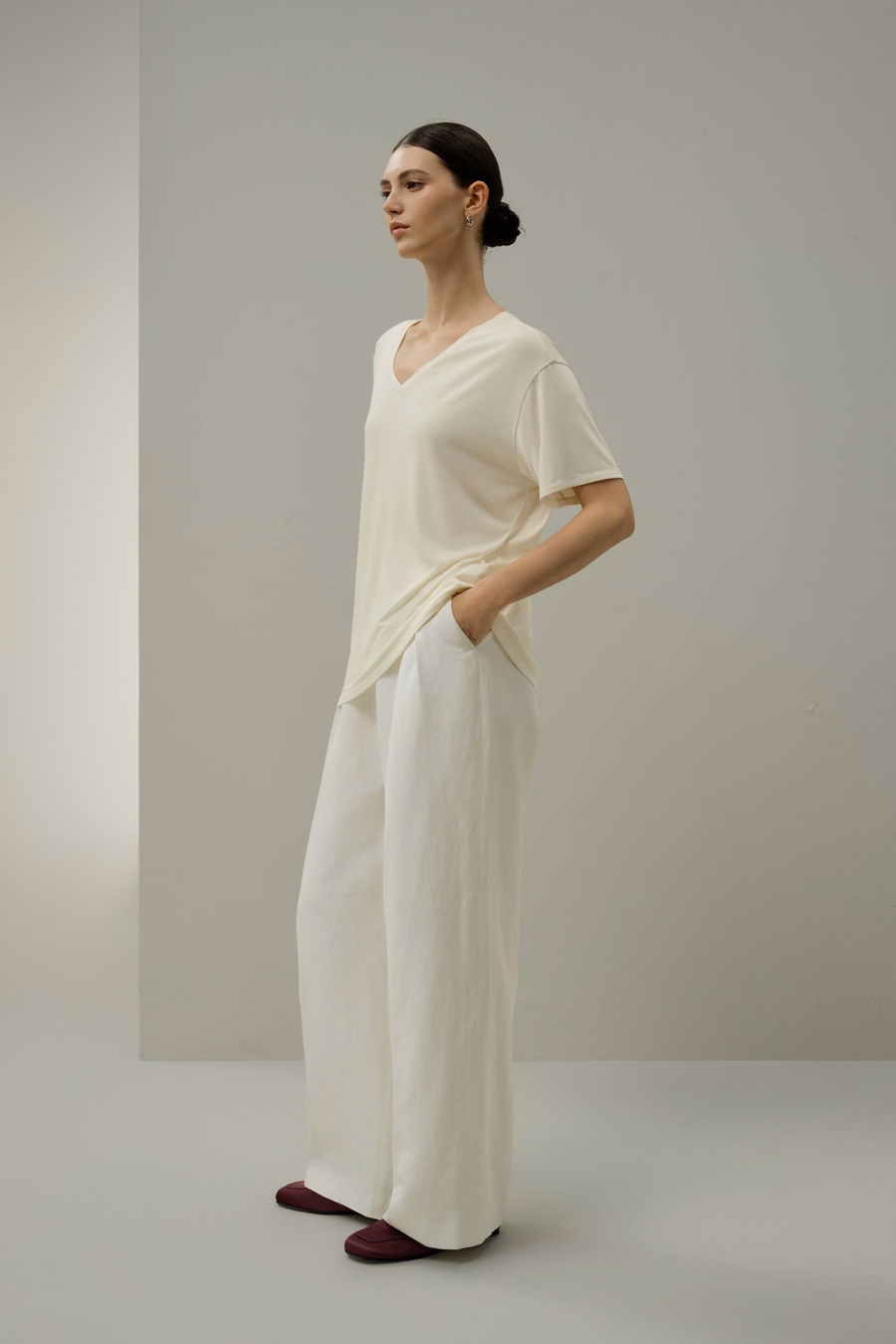 Camisa básica de cuello en V de jersey de seda Breeze