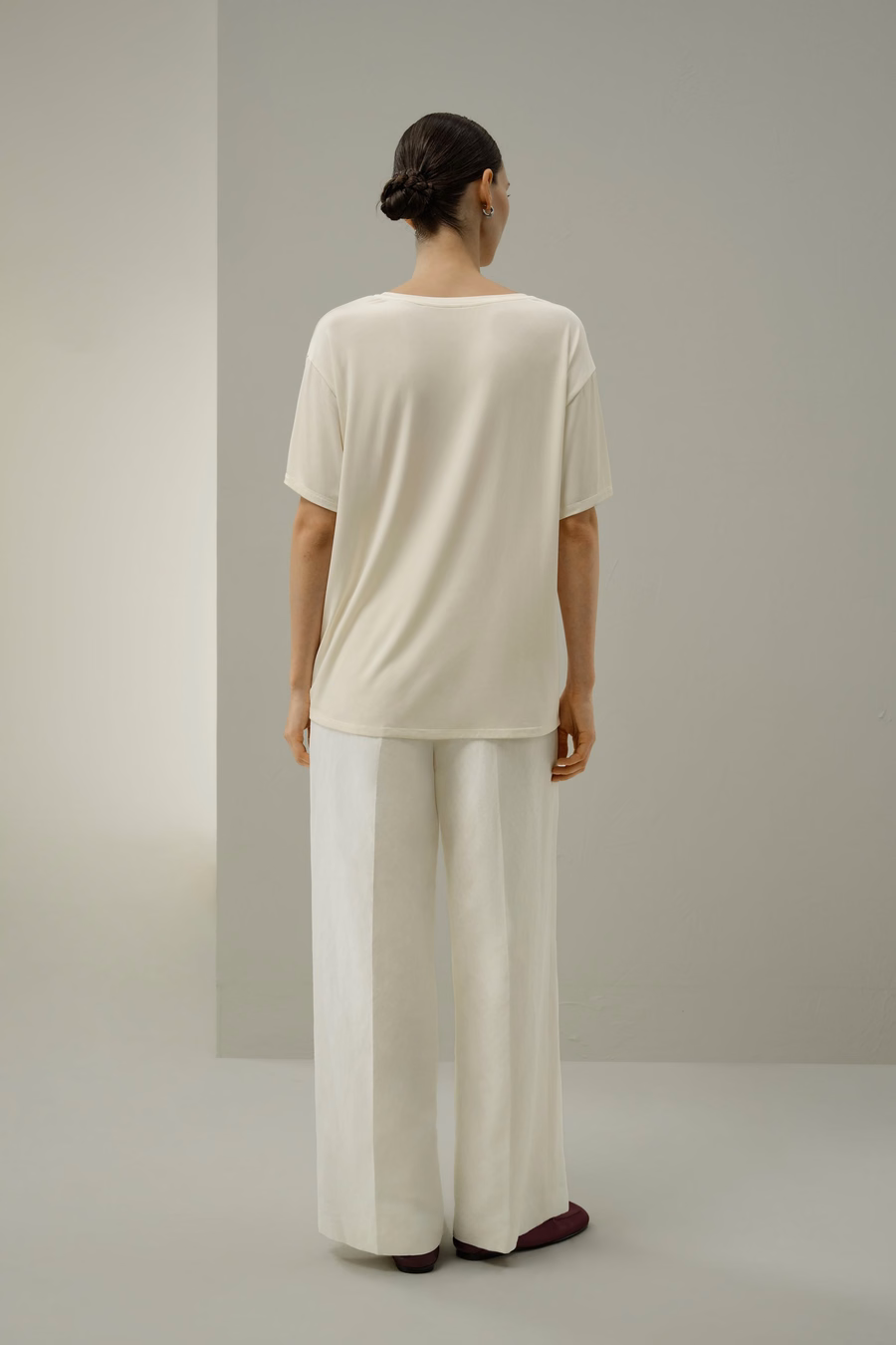 Camisa básica de cuello en V de jersey de seda Breeze
