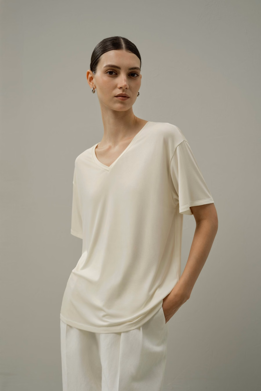 Camisa básica de cuello en V de jersey de seda Breeze