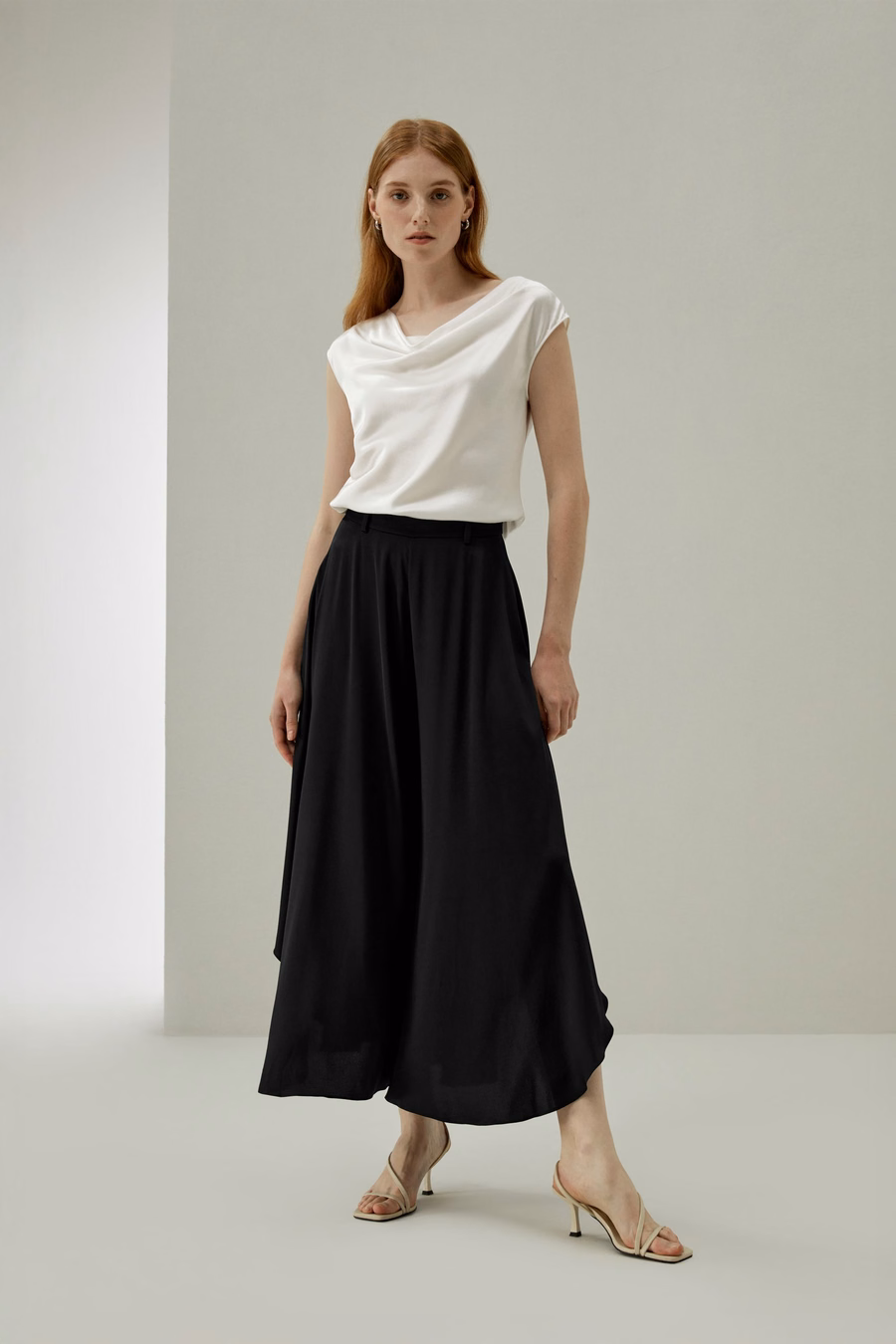Pantalones de seda de pierna ancha