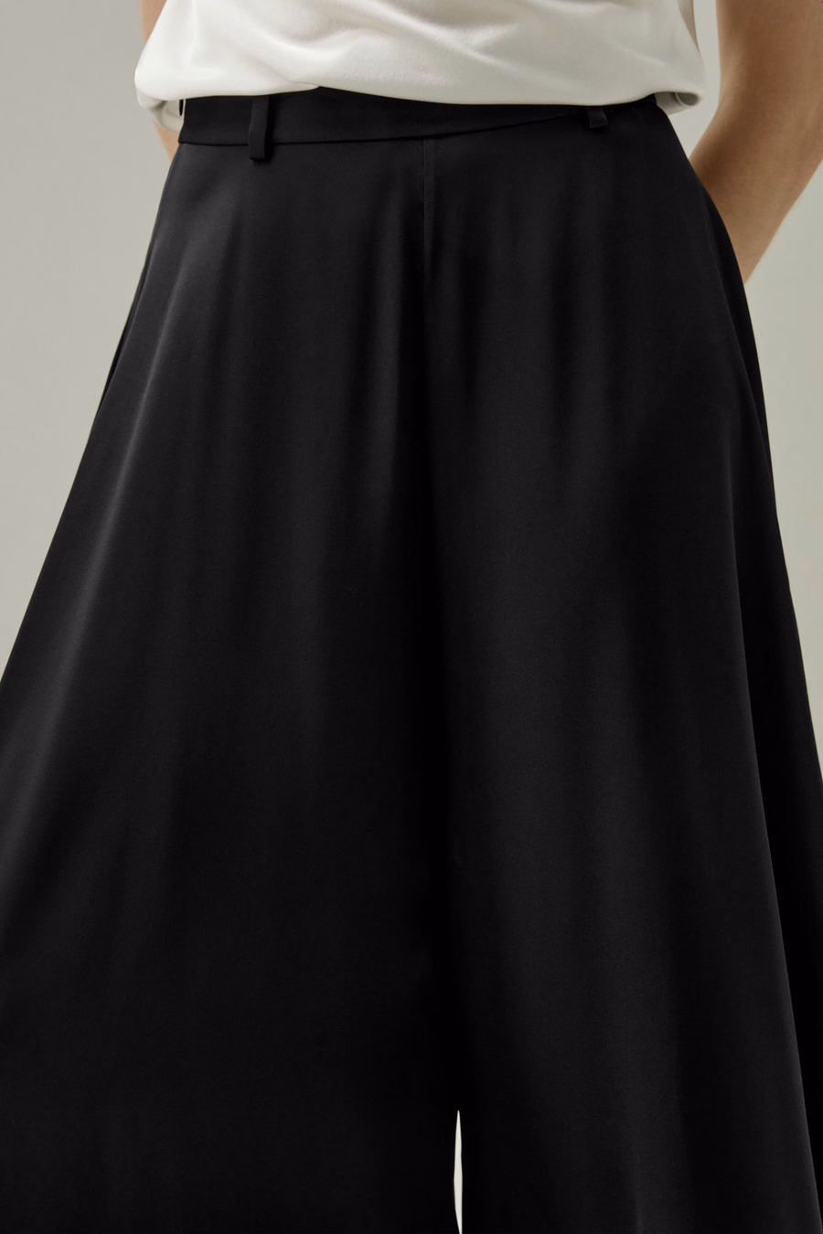 Pantalones de seda de pierna ancha