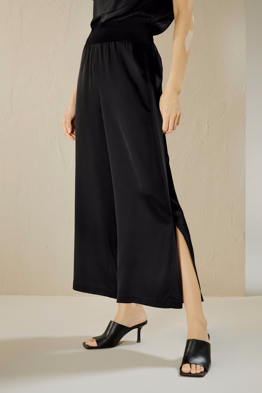 Pantalones de seda con pierna ancha y cortos