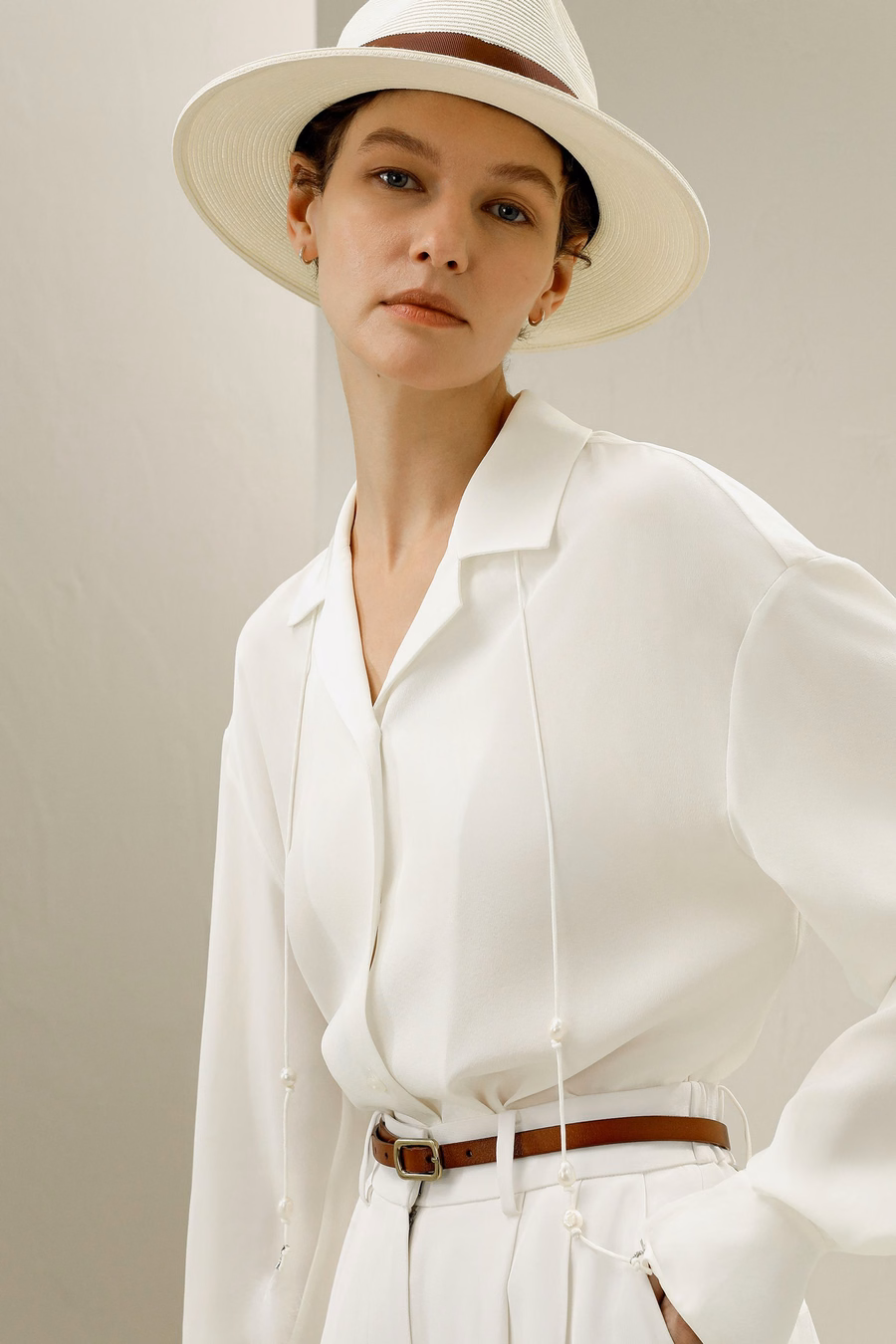 Blusa de seda con lazo