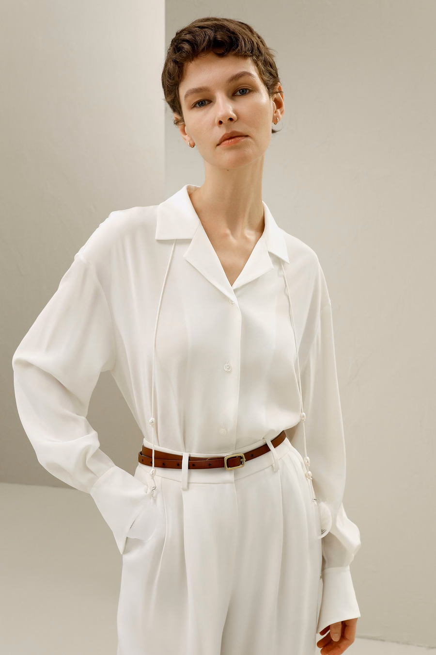 Blusa de seda con lazo
