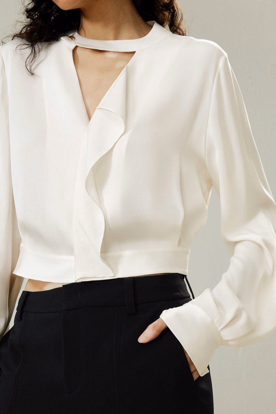 Camisa de cuello en V