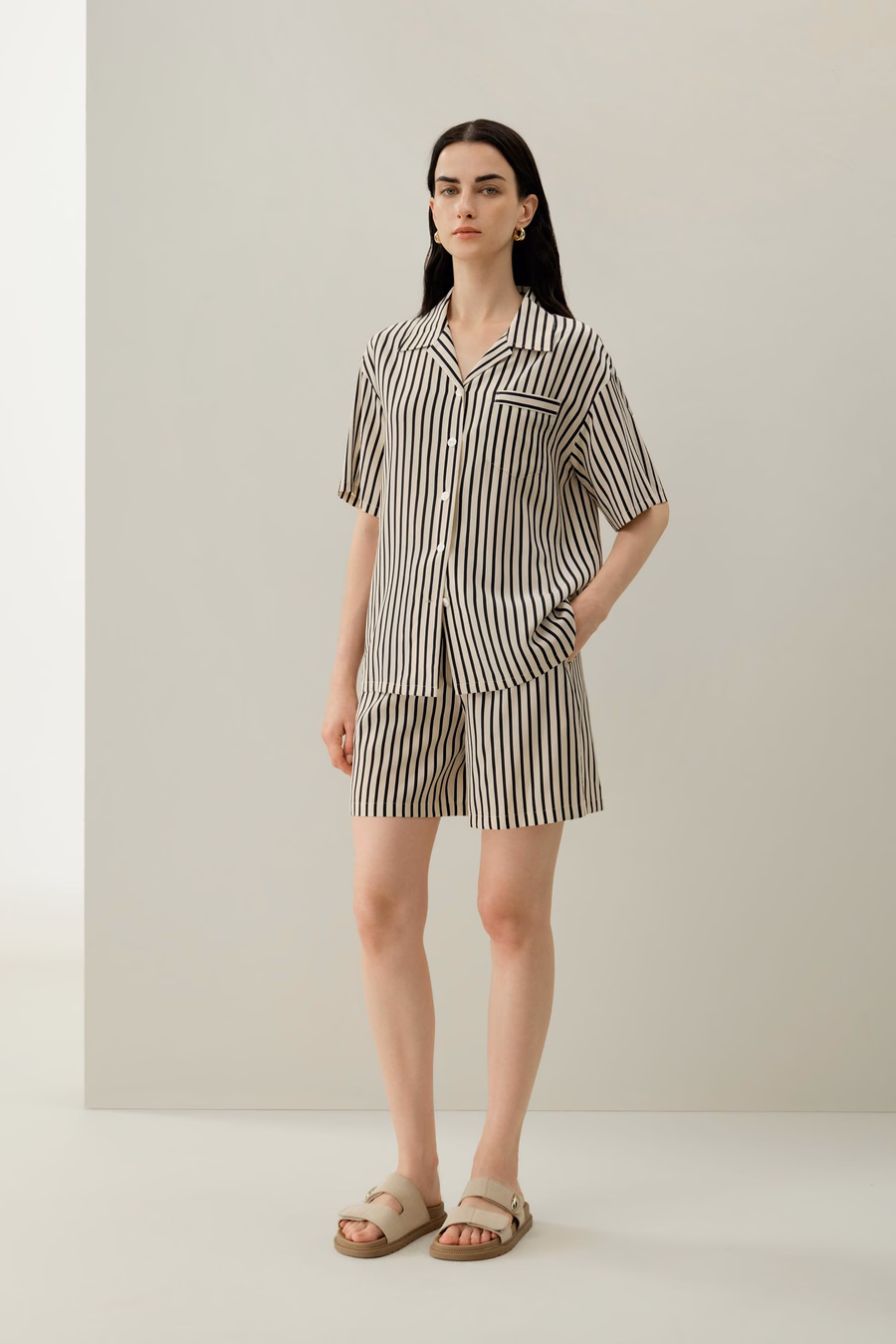Camisa de Cuello Cubano de Seda Rayada