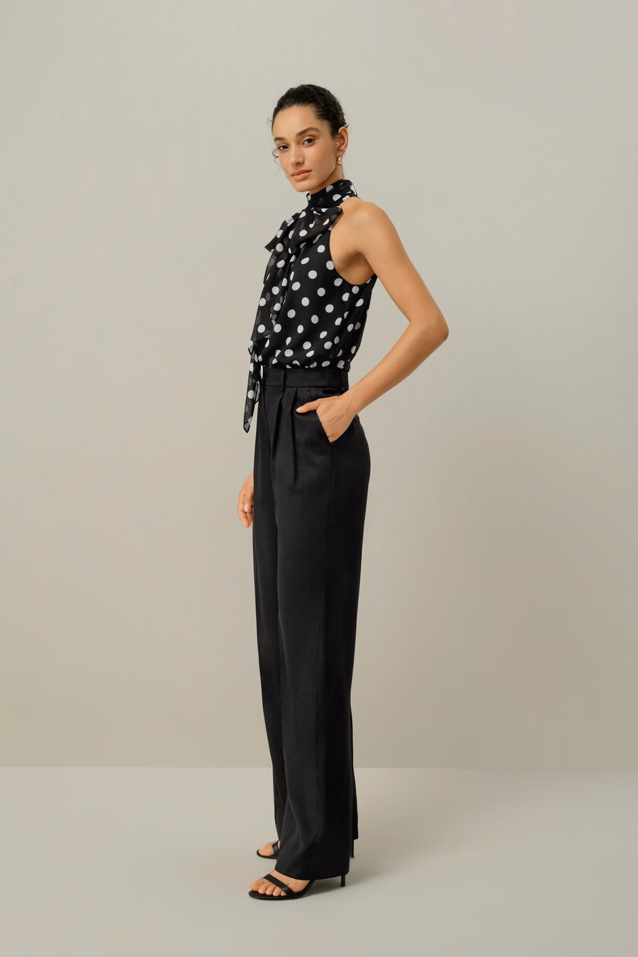 Top de seda georgette convertible con lunares