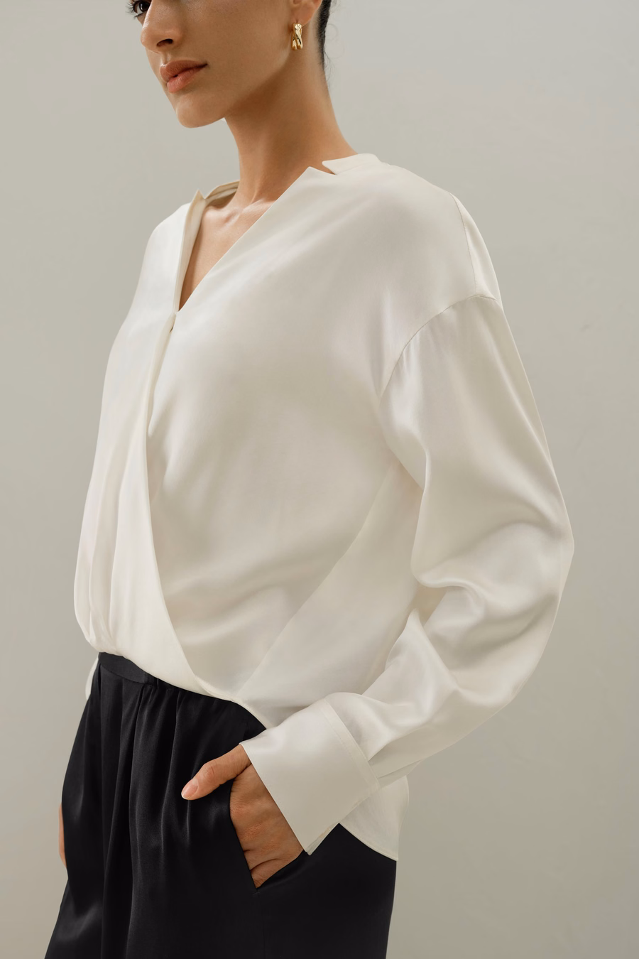 Camisa de V regular de Charmeuse de Seda
